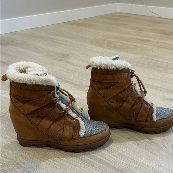 Sorel Cozy Brown and Gray Women's Winter Wedge Boots - Picture 6 of 6